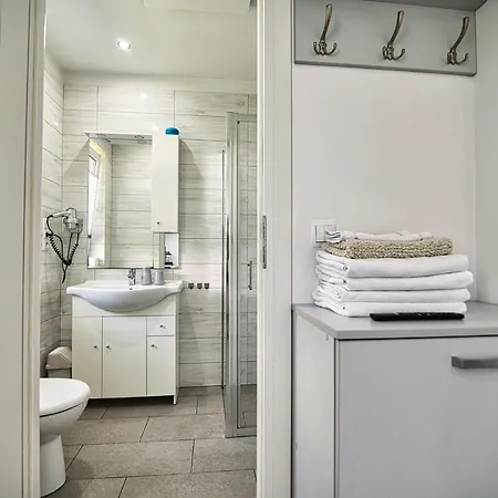 I U Basi * זאטור