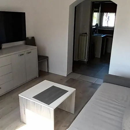 I U Basi Apartment Zator